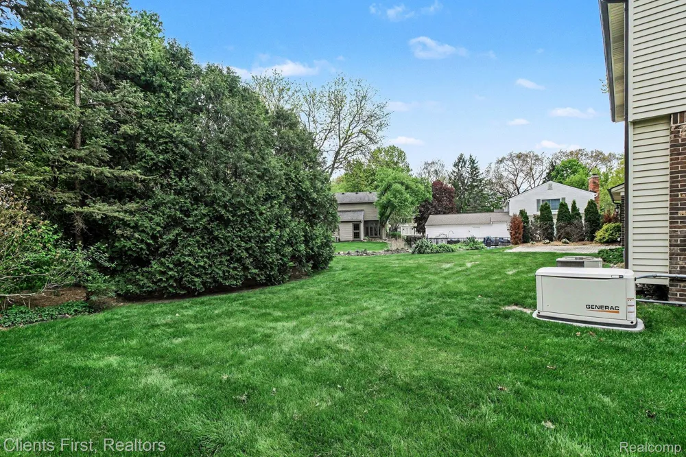 42542 Knollwood Court Northville Township, MI 48168