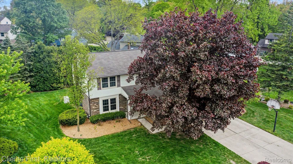 42542 Knollwood Court Northville Township, MI 48168