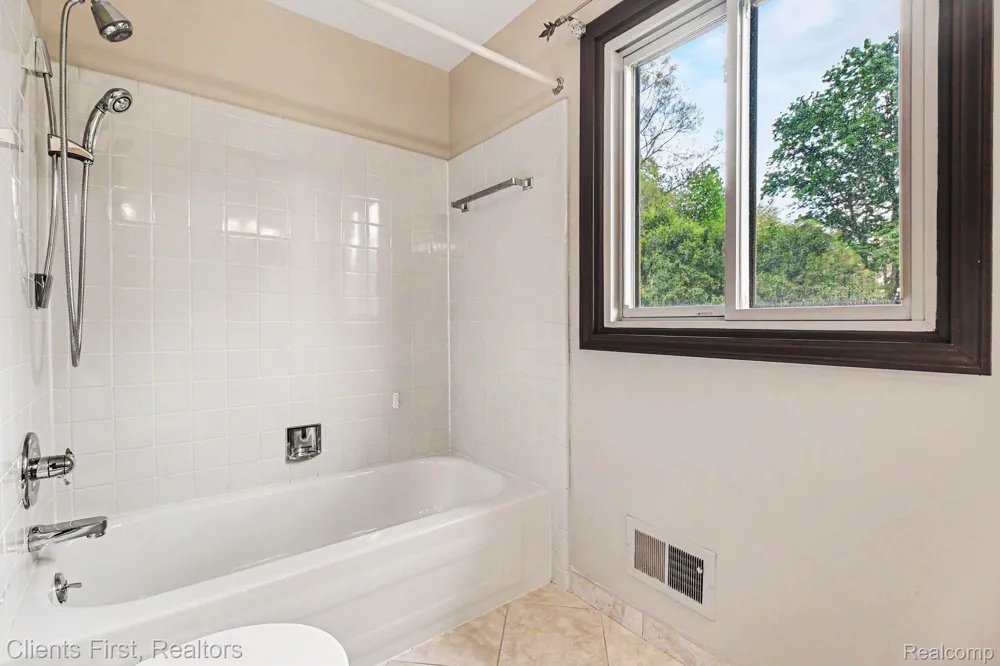 42542 Knollwood Court Northville Township, MI 48168