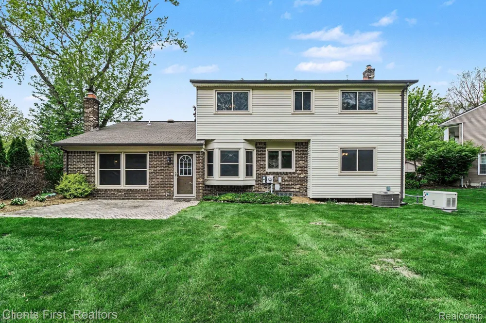 42542 Knollwood Court Northville Township, MI 48168