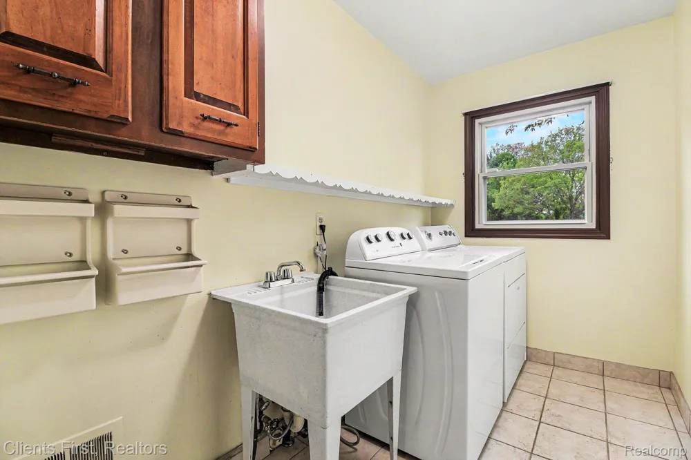 42542 Knollwood Court Northville Township, MI 48168