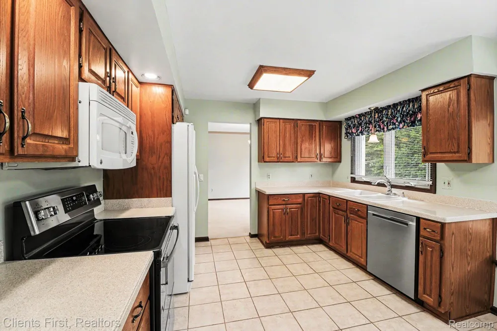 42542 Knollwood Court Northville Township, MI 48168
