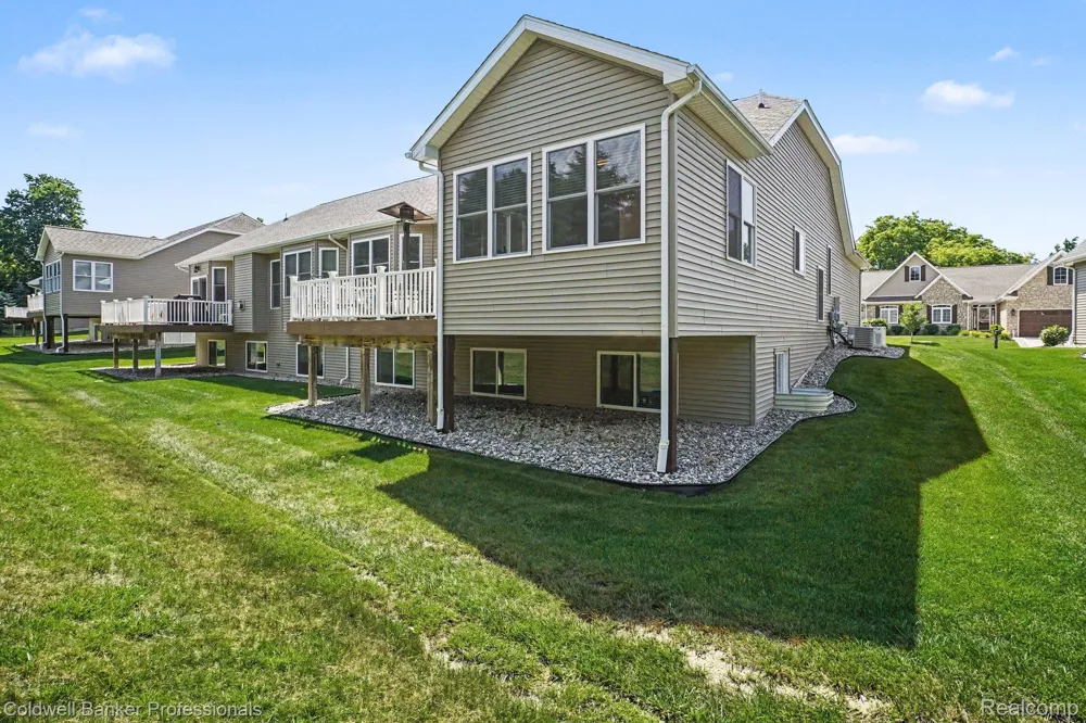 56 Fox Hollow Drive Lapeer City, MI 48455