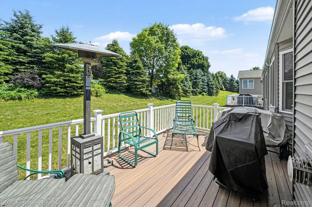 56 Fox Hollow Drive Lapeer City, MI 48455
