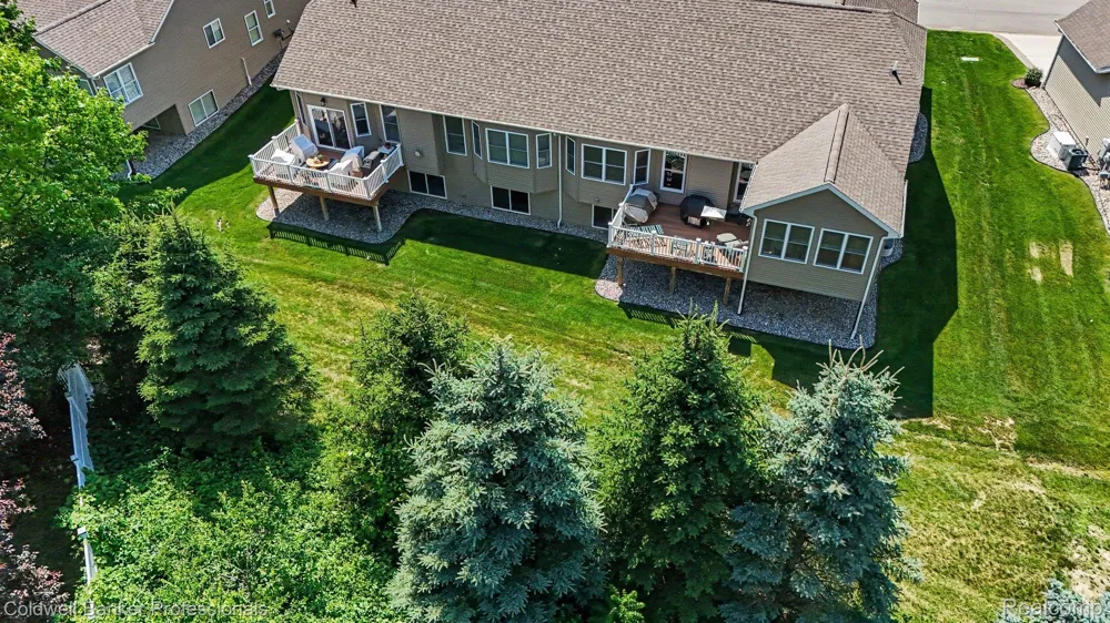 56 Fox Hollow Drive Lapeer City, MI 48455