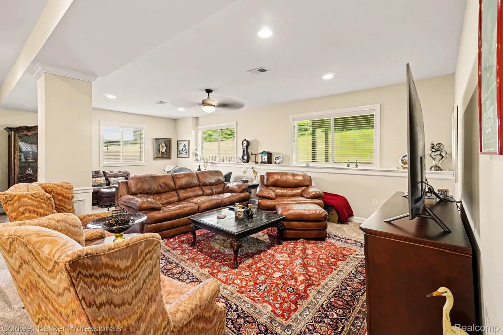 56 Fox Hollow Drive Lapeer City, MI 48455