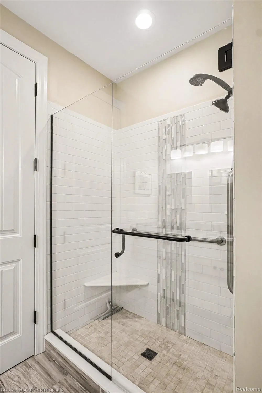 56 Fox Hollow Drive Lapeer City, MI 48455