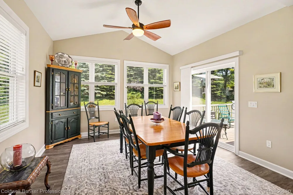 56 Fox Hollow Drive Lapeer City, MI 48455