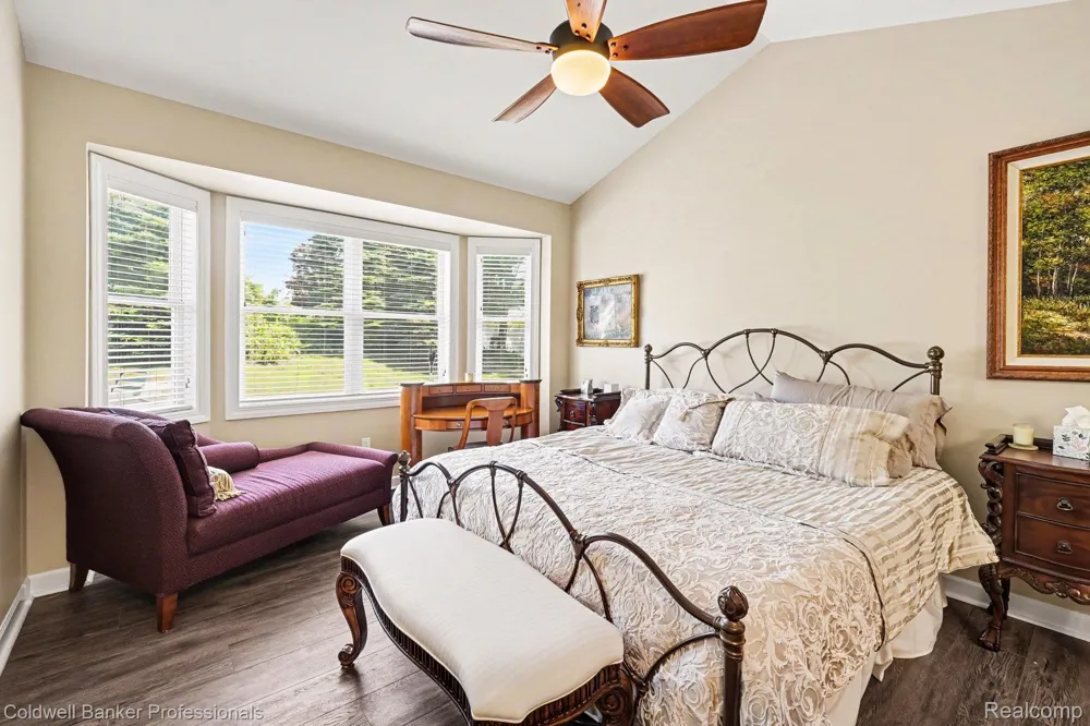 56 Fox Hollow Drive Lapeer City, MI 48455