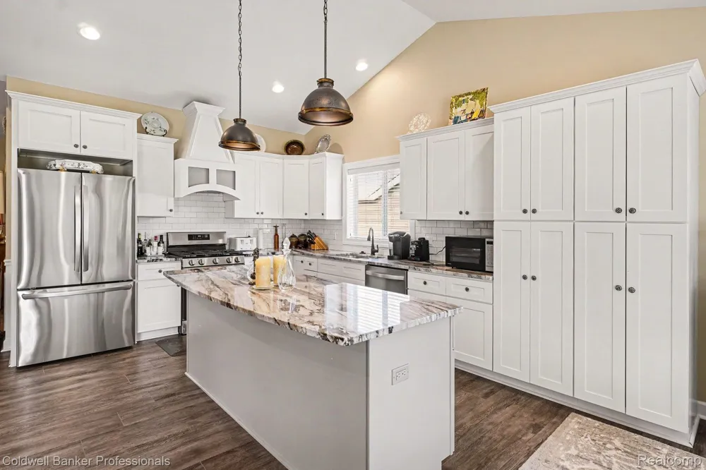 56 Fox Hollow Drive Lapeer City, MI 48455