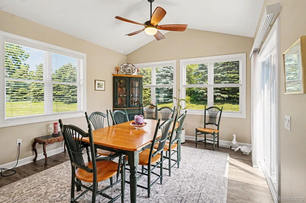 56 Fox Hollow Drive Lapeer City, MI 48455