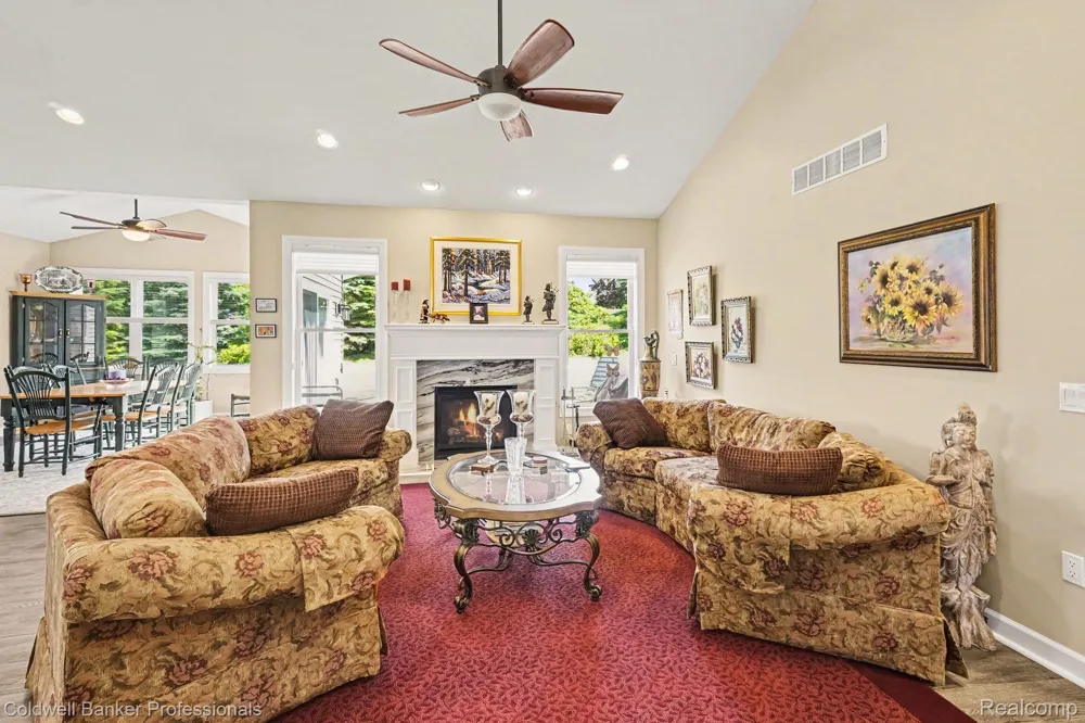 56 Fox Hollow Drive Lapeer City, MI 48455
