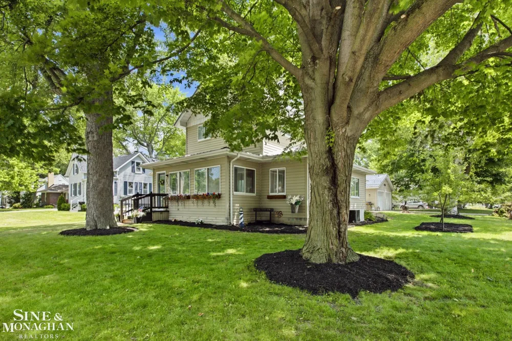 732 9th St Street St Clair City, MI 48079