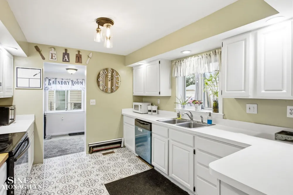 732 9th St Street St Clair City, MI 48079