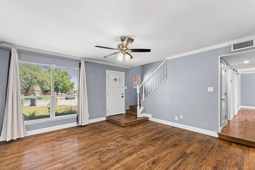 622 Mission Hills Drive Arlington, TX 76018