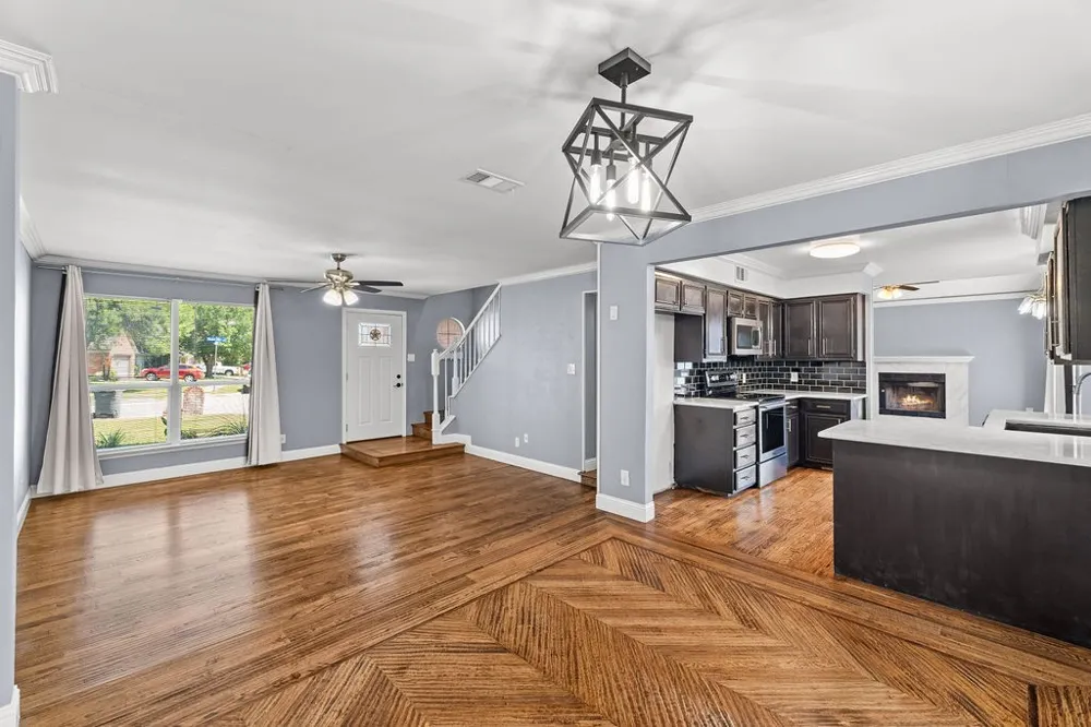 622 Mission Hills Drive Arlington, TX 76018