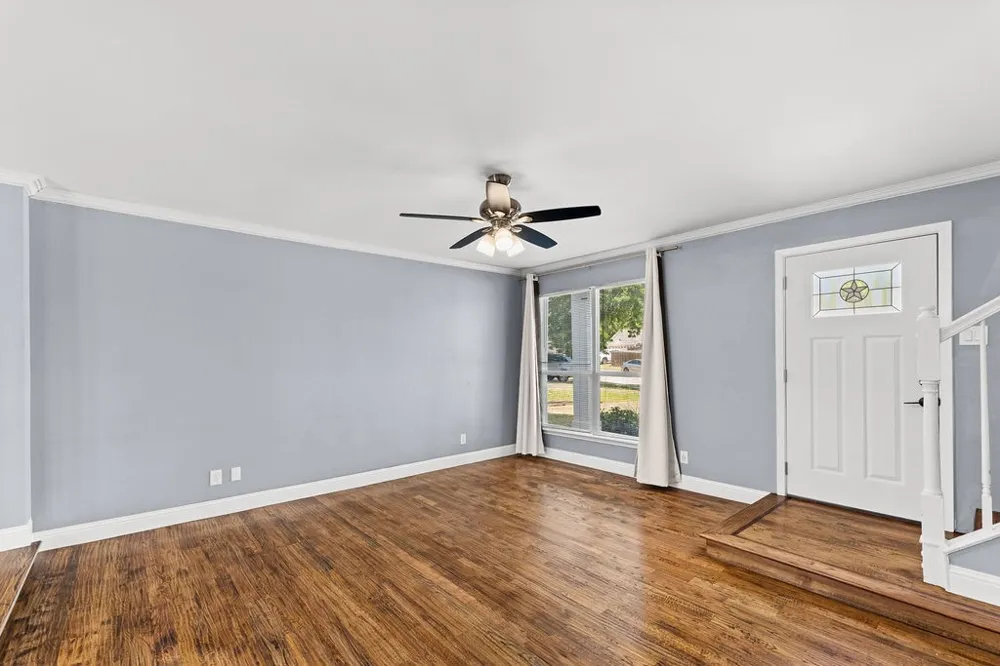 622 Mission Hills Drive Arlington, TX 76018