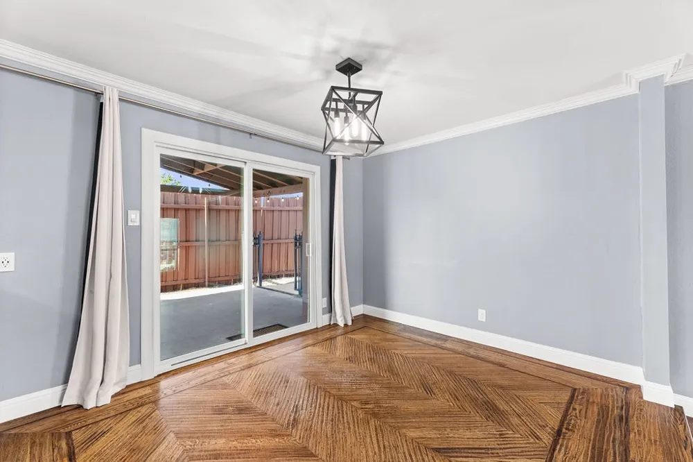 622 Mission Hills Drive Arlington, TX 76018