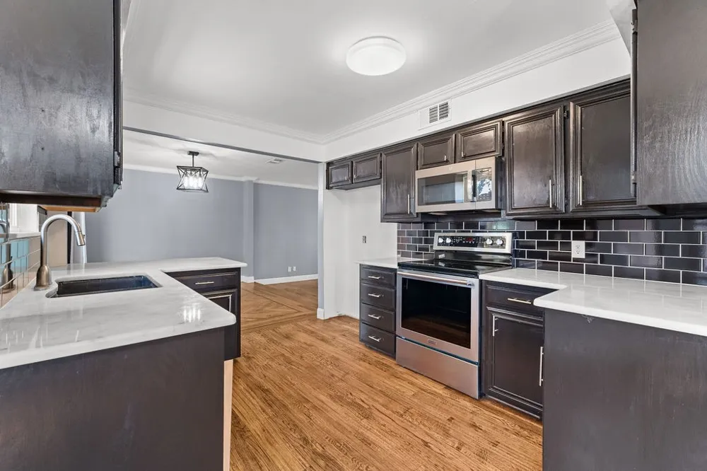 622 Mission Hills Drive Arlington, TX 76018
