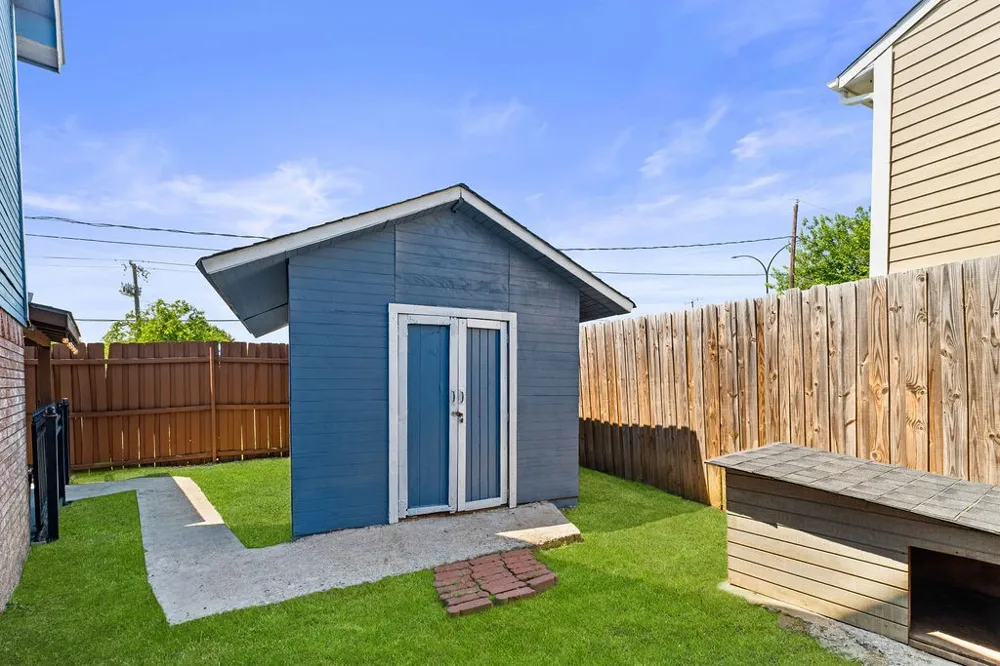 622 Mission Hills Drive Arlington, TX 76018