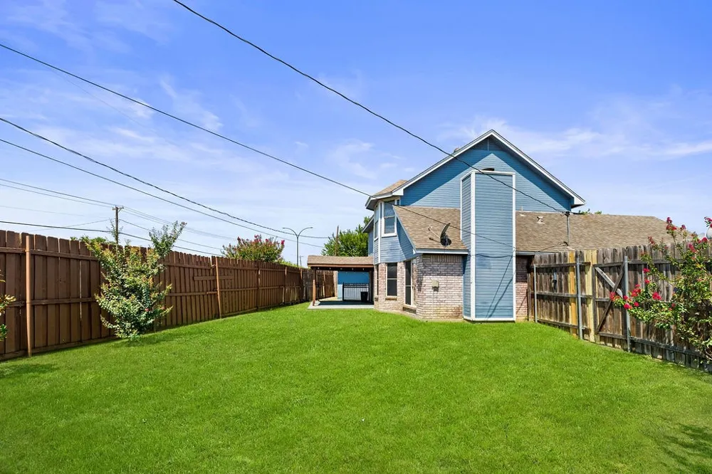 622 Mission Hills Drive Arlington, TX 76018