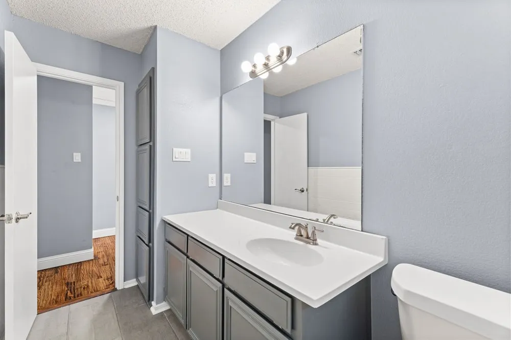 622 Mission Hills Drive Arlington, TX 76018