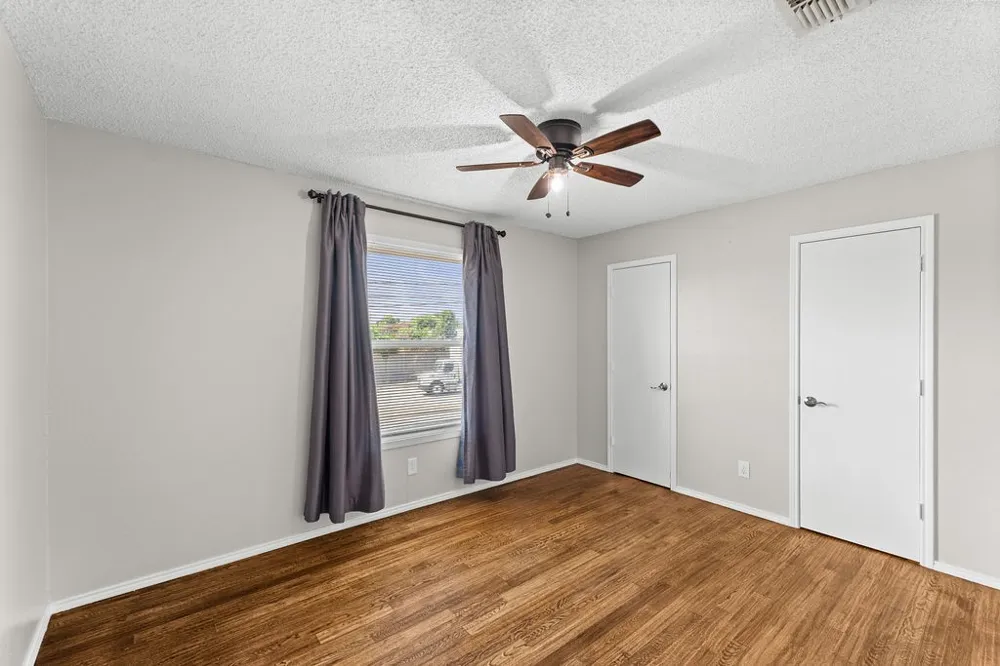622 Mission Hills Drive Arlington, TX 76018