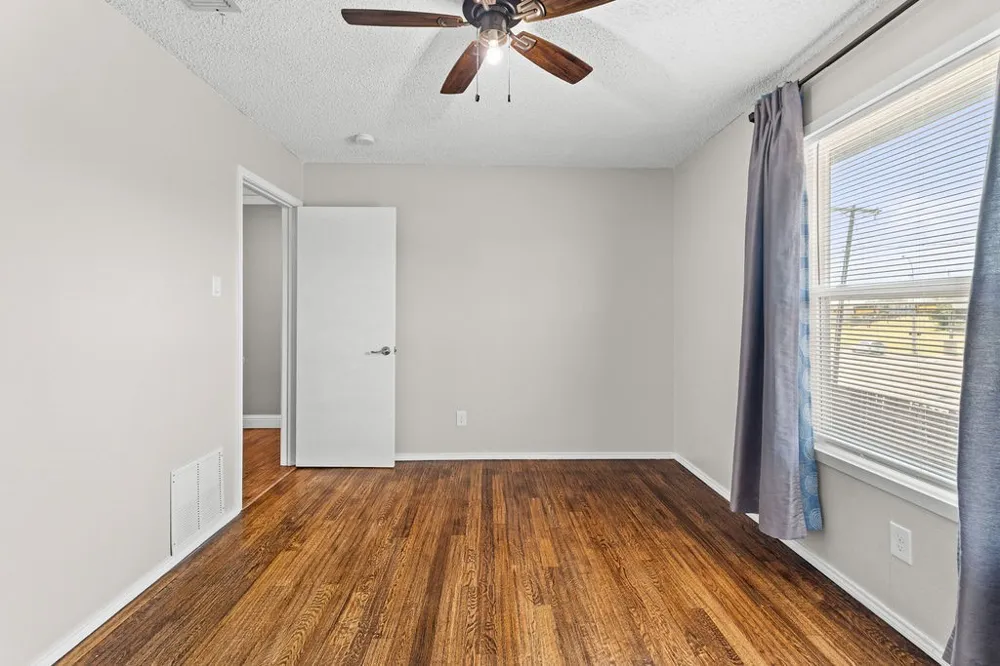 622 Mission Hills Drive Arlington, TX 76018