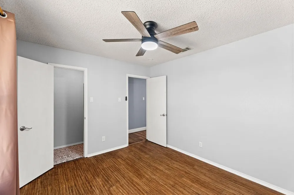 622 Mission Hills Drive Arlington, TX 76018