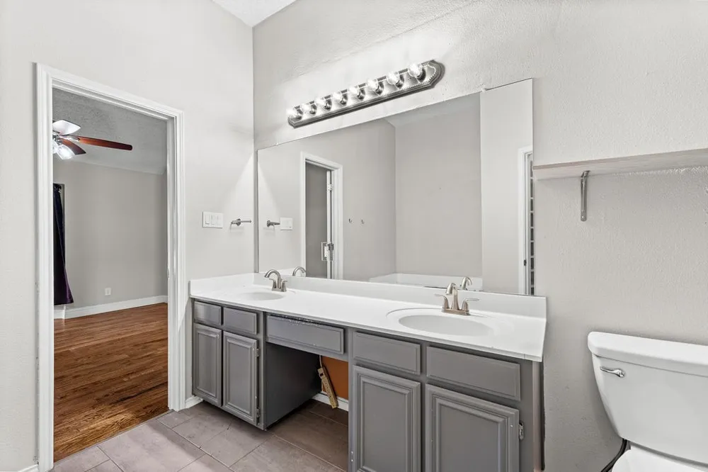 622 Mission Hills Drive Arlington, TX 76018