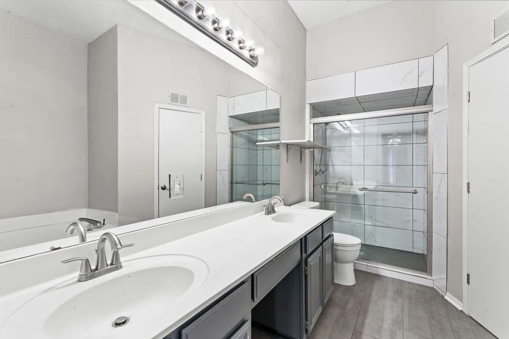 622 Mission Hills Drive Arlington, TX 76018