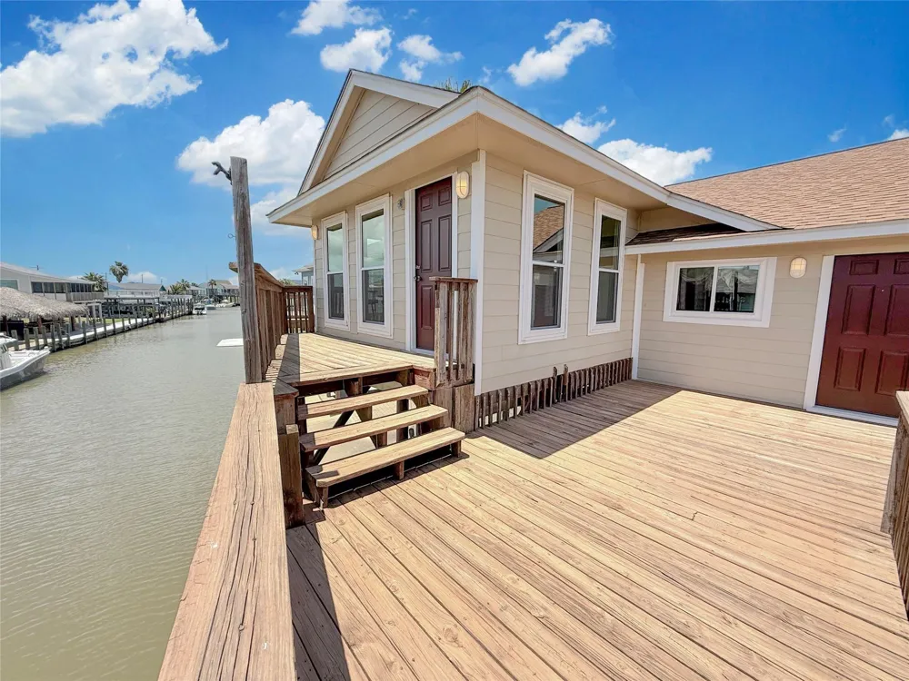 23 King Fish Lane Freeport, TX 77541