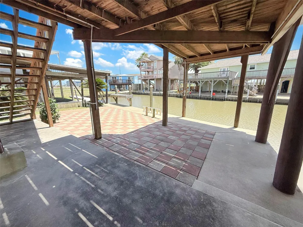 23 King Fish Lane Freeport, TX 77541