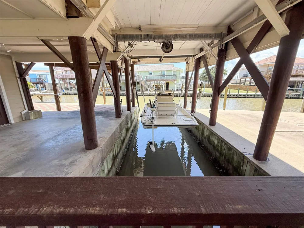 23 King Fish Lane Freeport, TX 77541