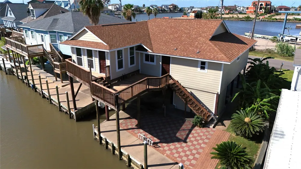 23 King Fish Lane Freeport, TX 77541