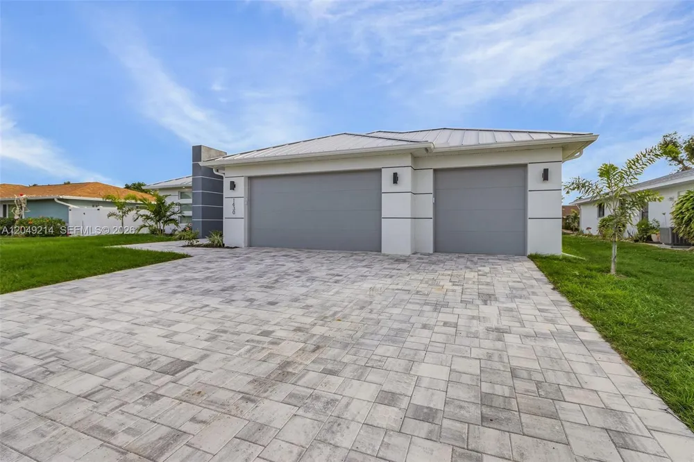 1430 SE 23rd st Cape Coral, FL 33990