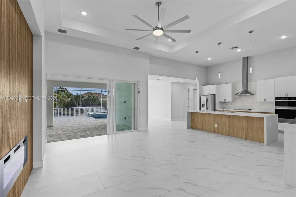 1430 SE 23rd st Cape Coral, FL 33990