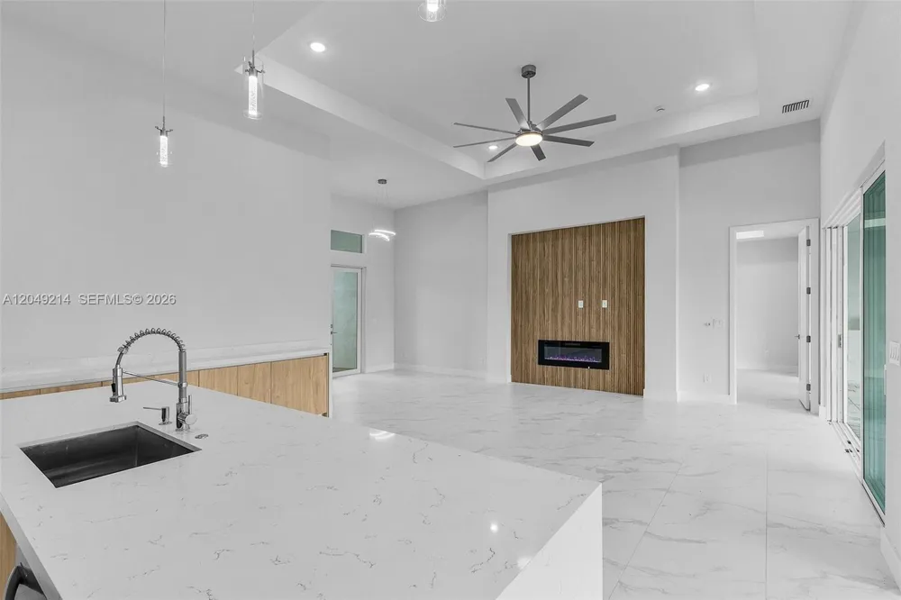 1430 SE 23rd st Cape Coral, FL 33990