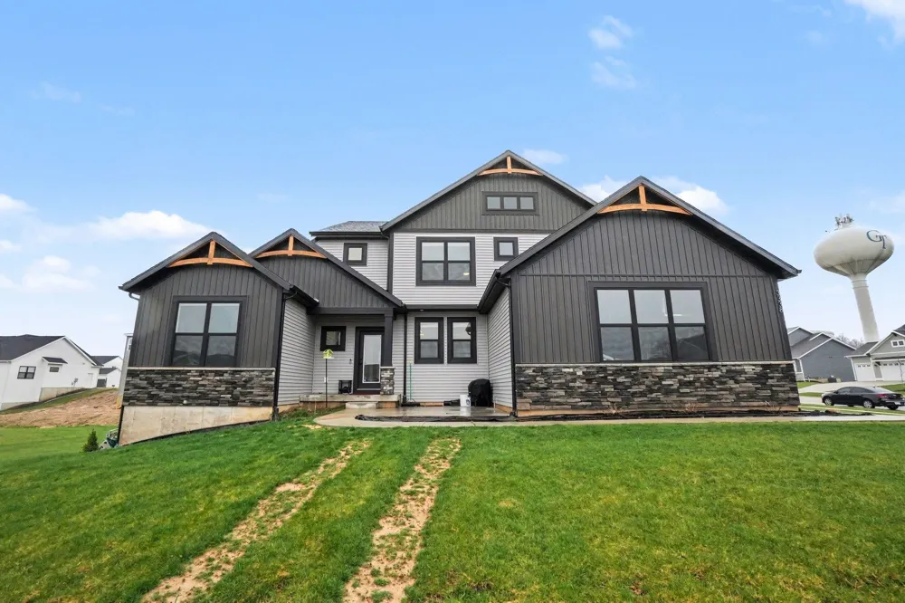 3338 Eagle Peak Drive Georgetown Charter Township, MI 49428