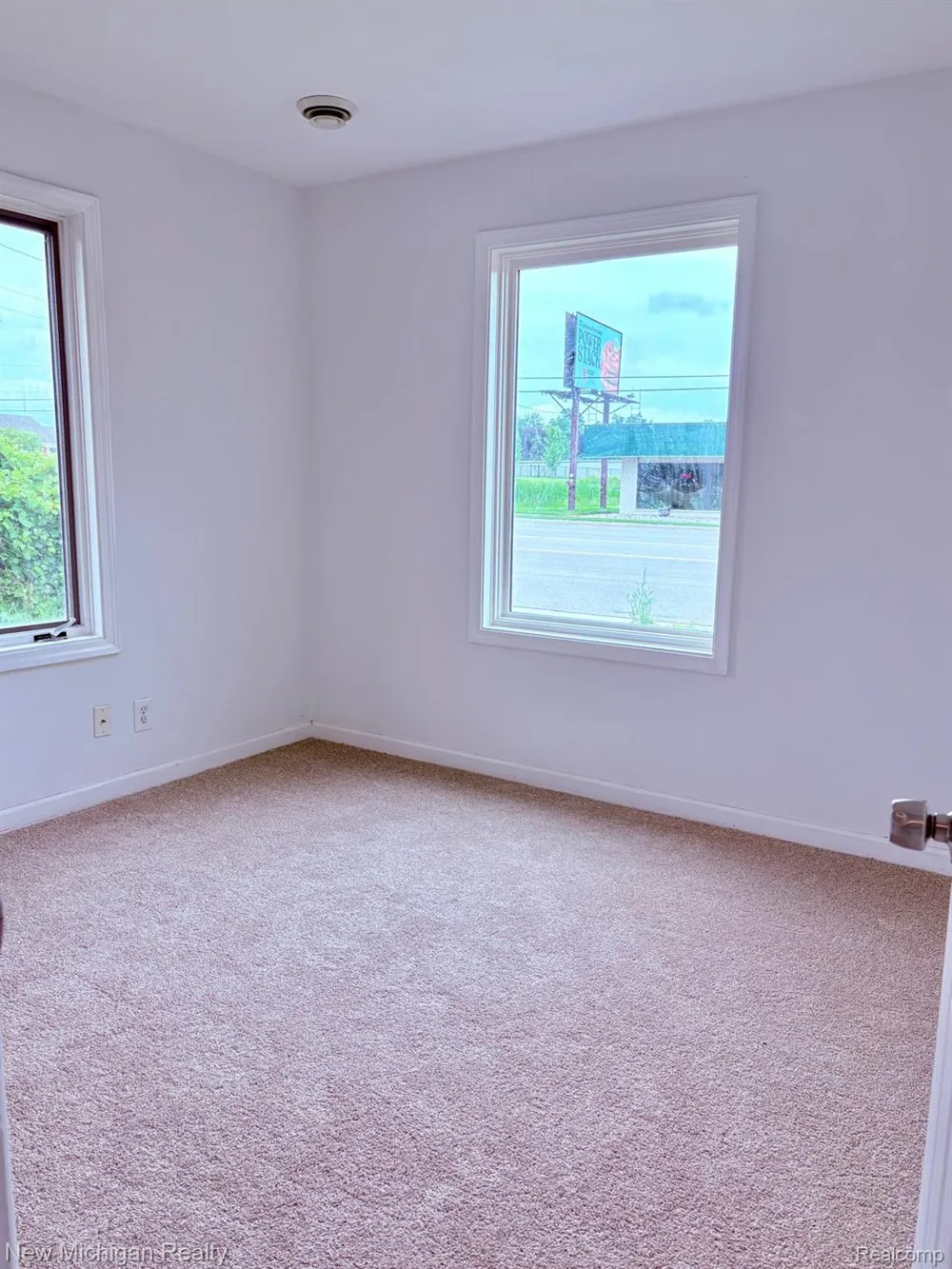 4469 S Saginaw Street Burton City, MI 48529