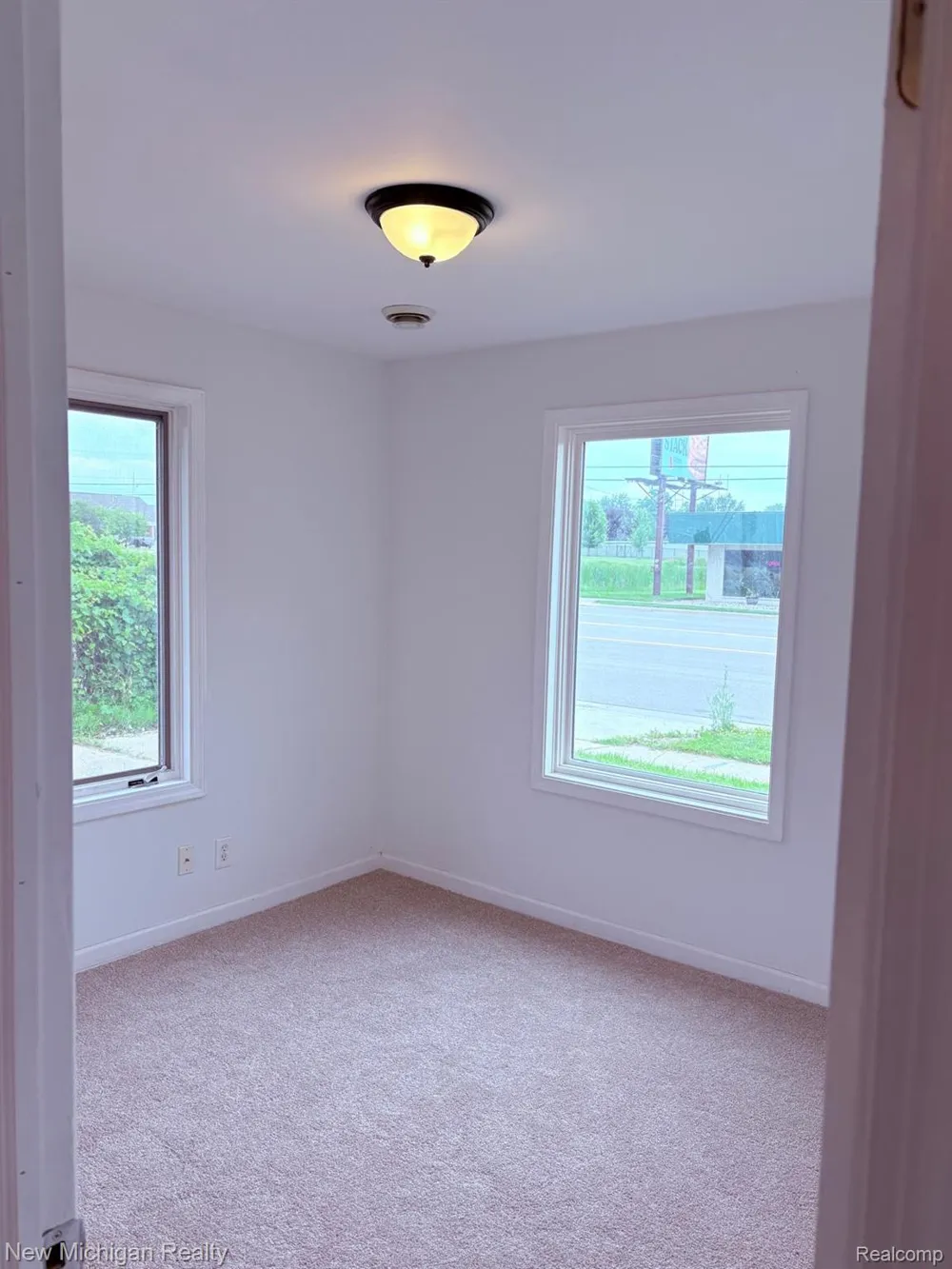 4469 S Saginaw Street Burton City, MI 48529