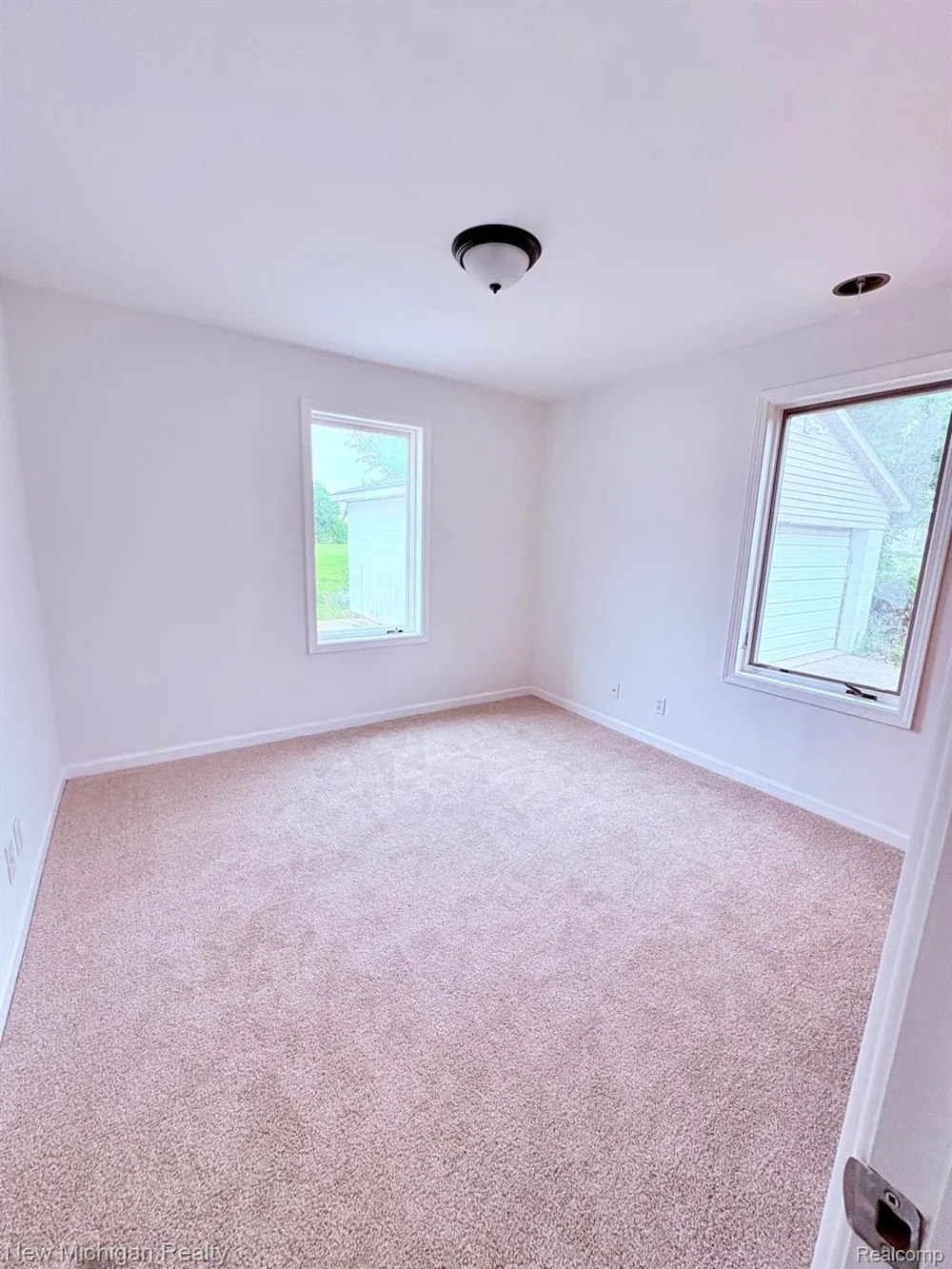 4469 S Saginaw Street Burton City, MI 48529