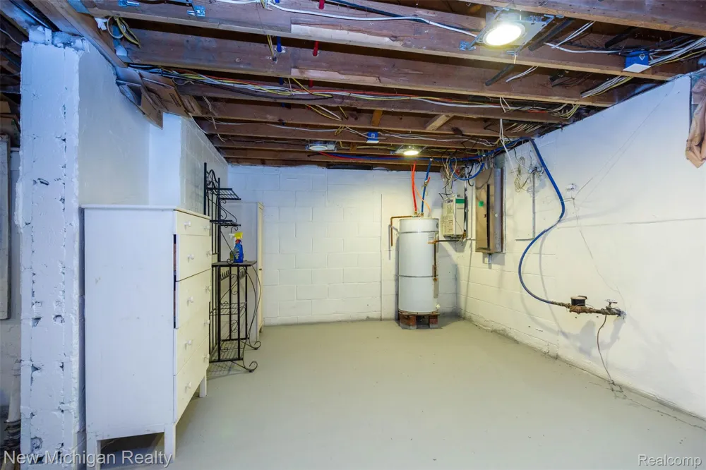 4469 S Saginaw Street Burton City, MI 48529