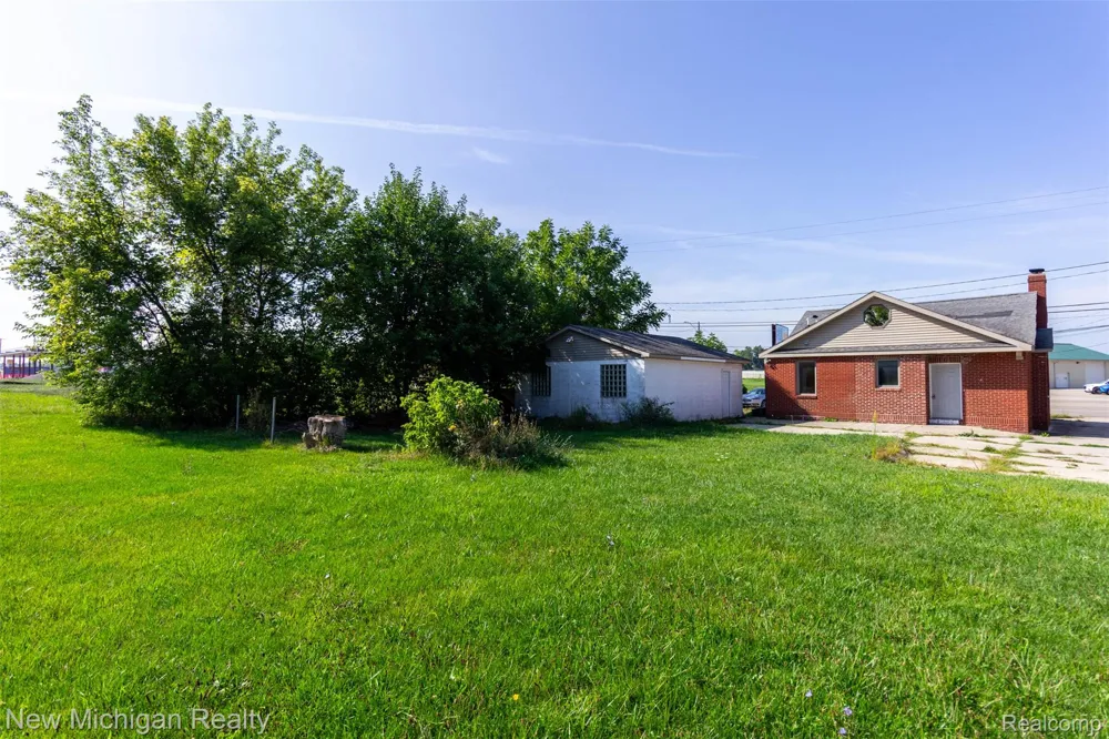 4469 S Saginaw Street Burton City, MI 48529