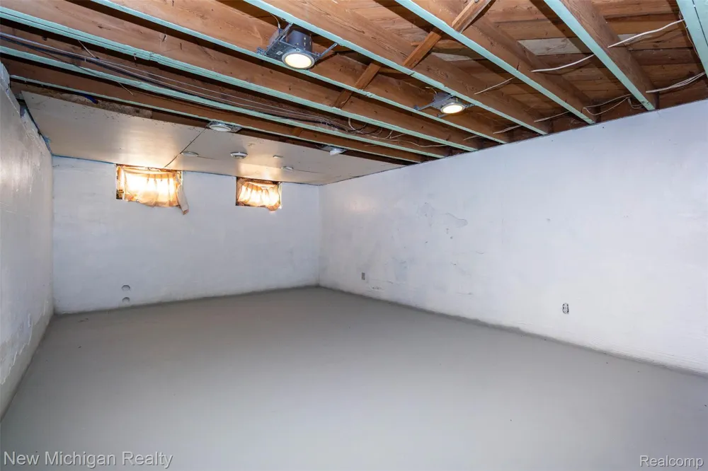 4469 S Saginaw Street Burton City, MI 48529