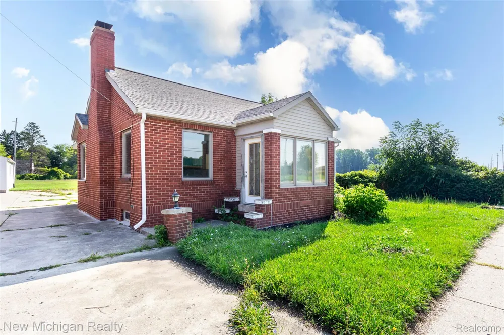4469 S Saginaw Street Burton City, MI 48529