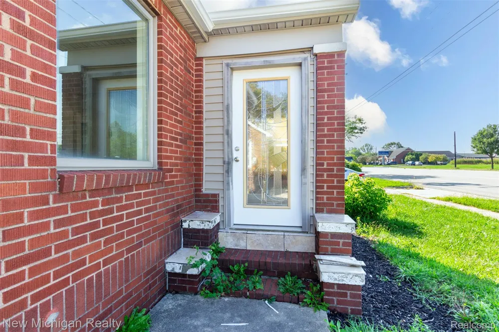 4469 S Saginaw Street Burton City, MI 48529