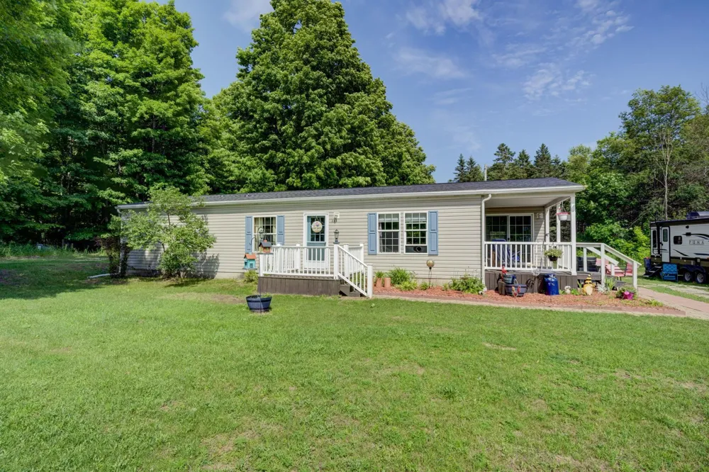 223 Pinecrest Lane Homestead Township, MI 49617