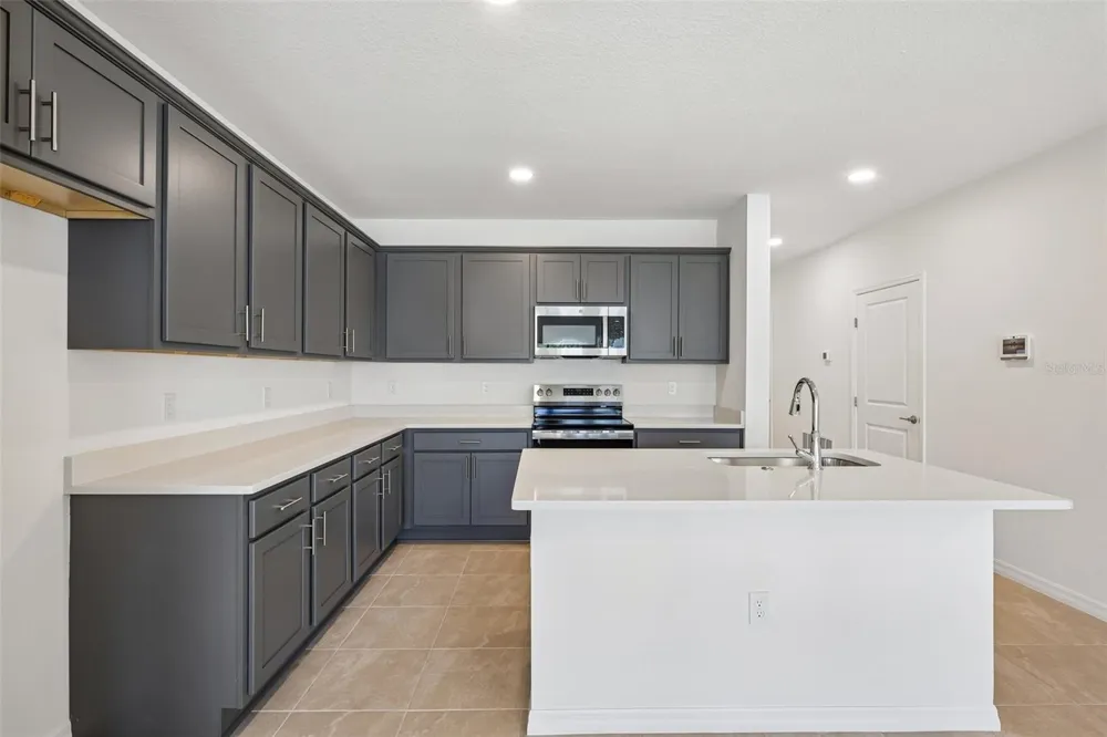 34559 TURPINS AVENUE Zephyrhills, FL 33541