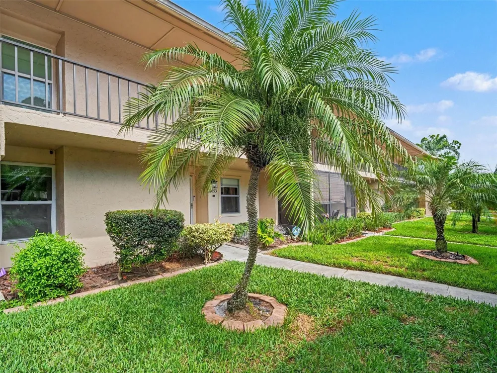 2653 WOODGATE LANE #E-3 Sarasota, FL 34231